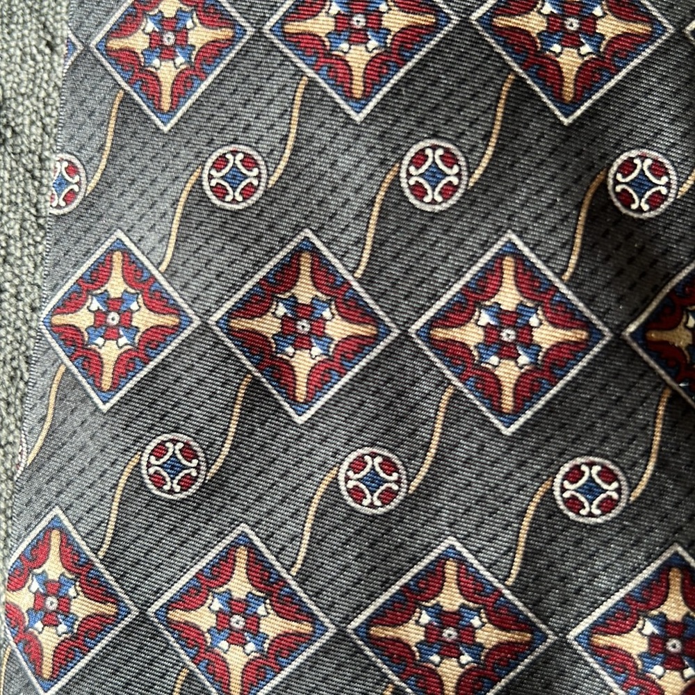 Designer Ties Set of 3! - Picture 2 of 11